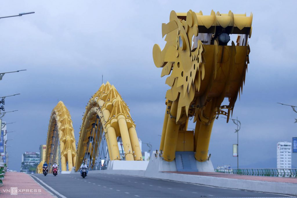 Empty Dragon Bridge in Da Nang as the city is under lockdown 28 Jul 2020