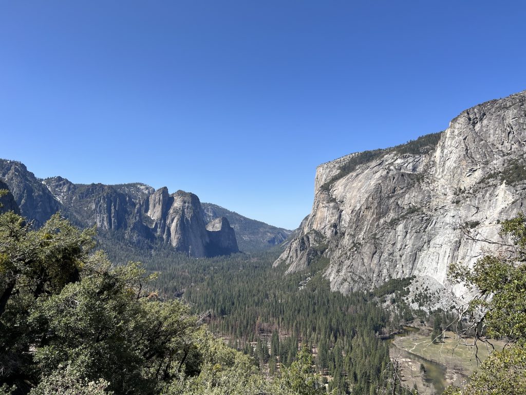 view from the glacier point trail apr 2022