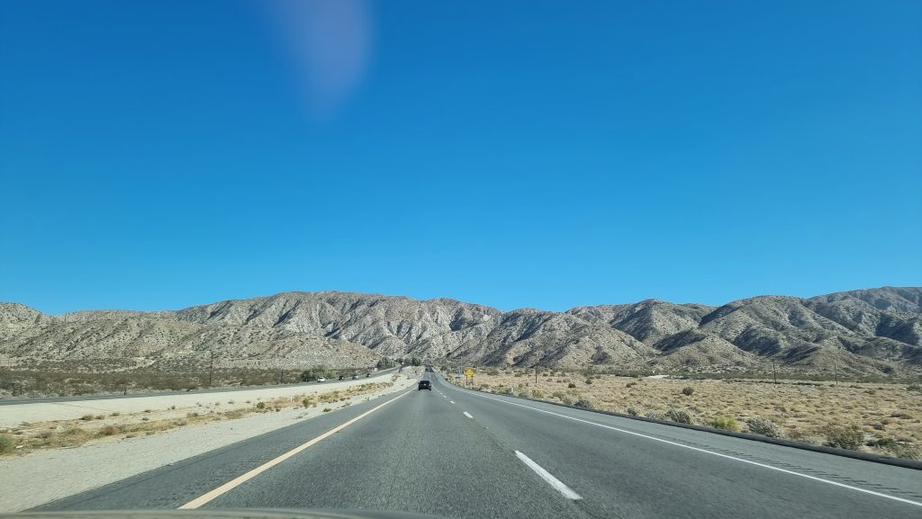 the drive between LA and Joshua Tree national park 2022