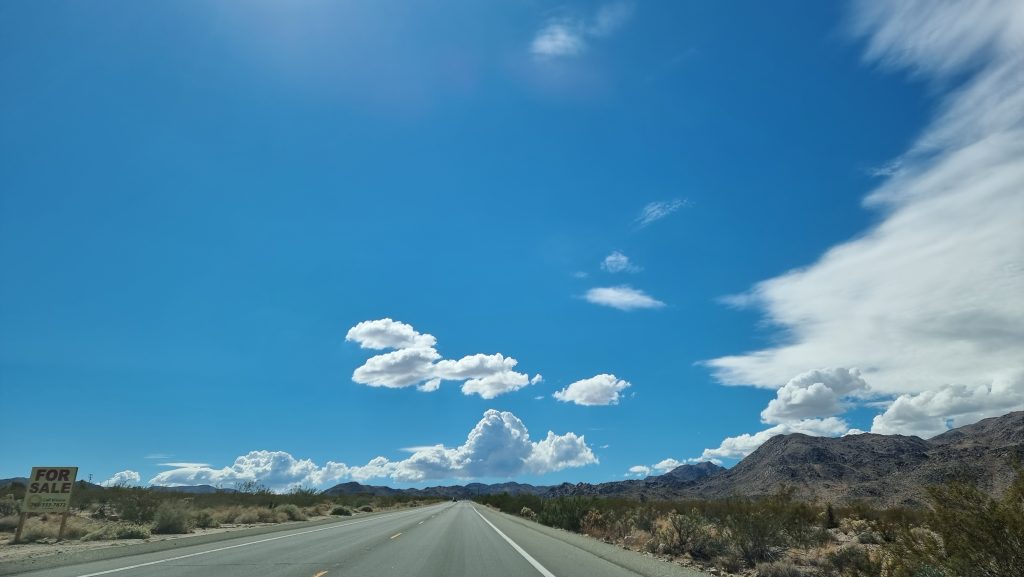 the drive between LA and Joshua Tree national park 2022